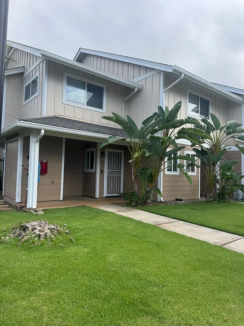Partly Furnished 2 bedroom 2 1/2 bath SIngle family attached townhome — Photo 1