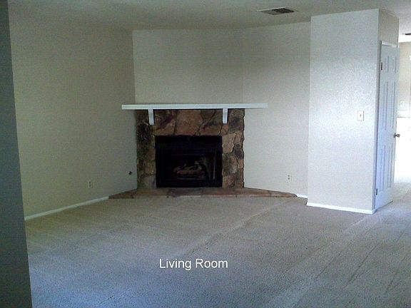 3rd image of 43647 Park Ave