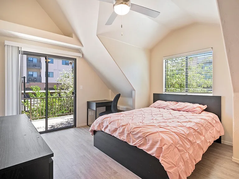 The Benedictine Townhomes — Photo 8