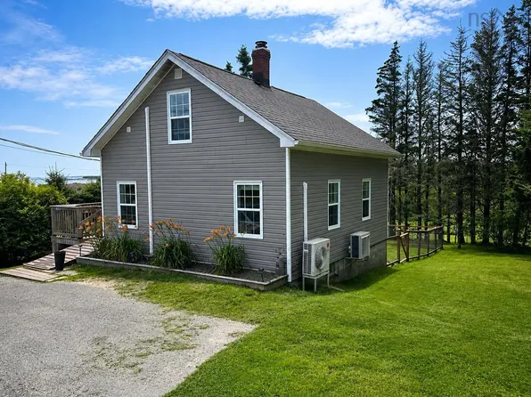 1833 Eastern Shore Rd, Queens, NS B0J 1H0