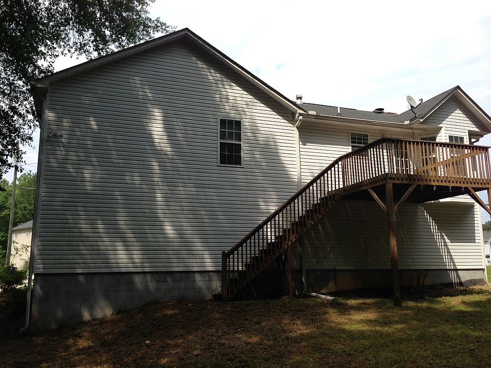 2nd image of 824 Regency Ct