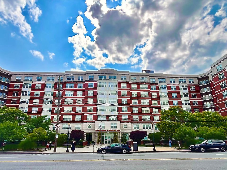 1st image of 300 Mamaroneck Ave APT 411