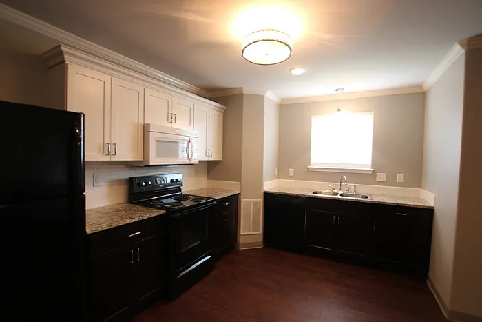 2532 Westminster Dr — Photo 6