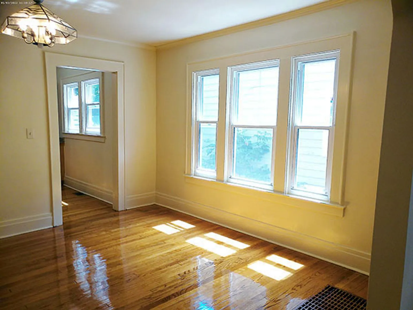 231 Fellows Avenue - Available 8/1/27 - Great Value All Hardwoods And Garage — Photo 2