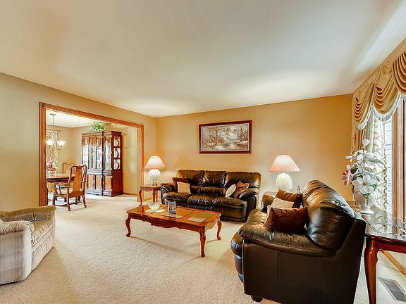 5th image of 4855 Castaway Ln