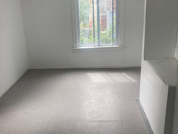3rd image of 219 Courtland Ave #2