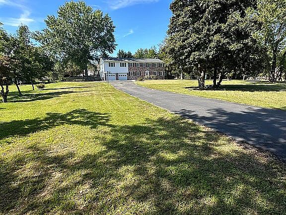 Big yard, lots of parking