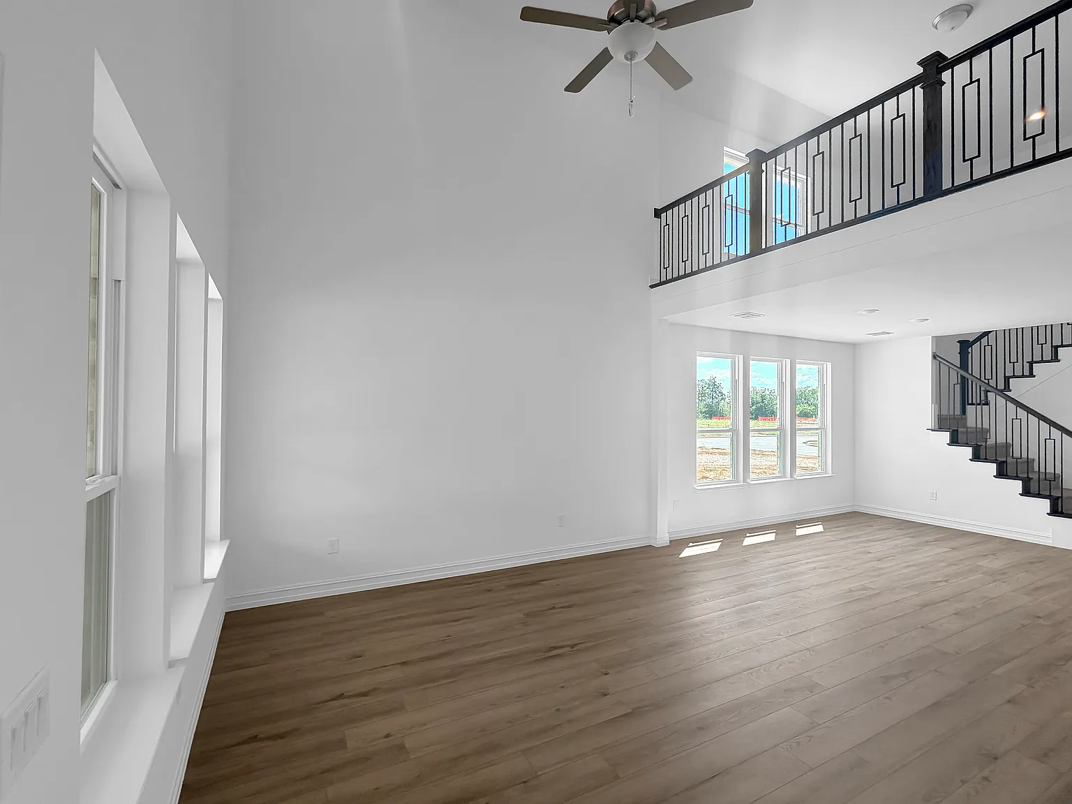5 bed, 3050 sqft, $3,200 — Photo 2