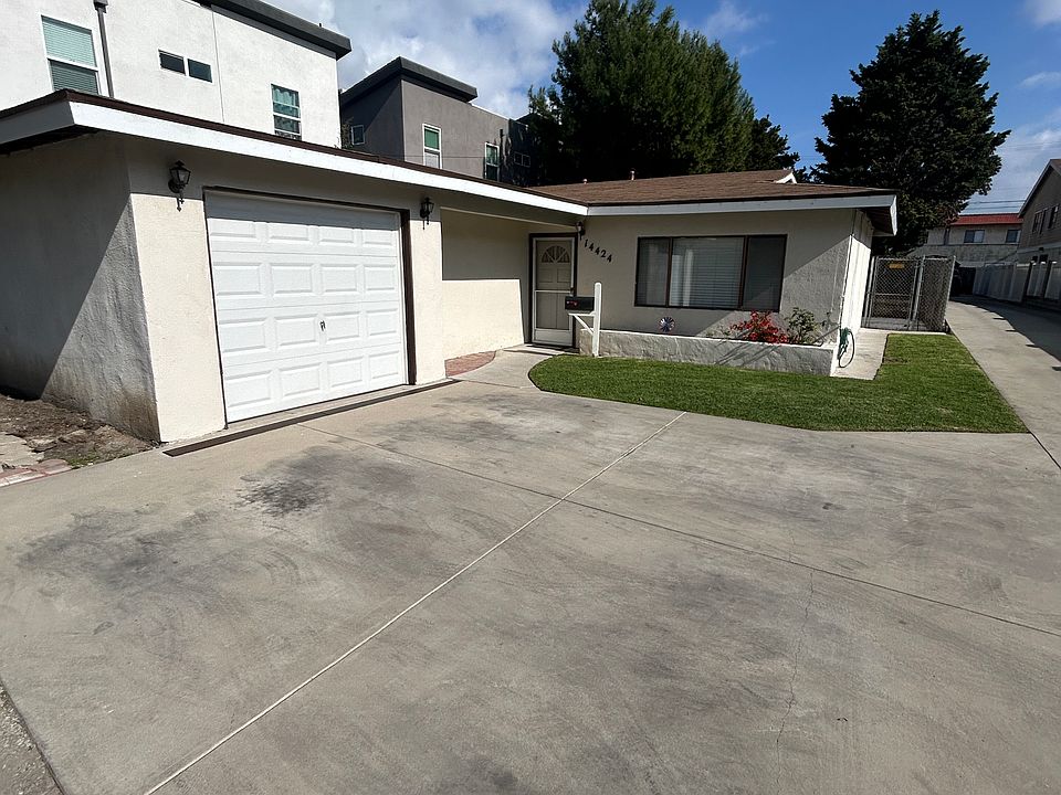 1st image of 14422 Yukon Ave