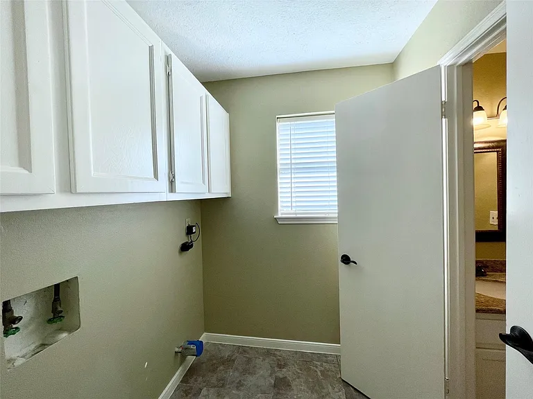 15006 Elmont Dr — Photo 28