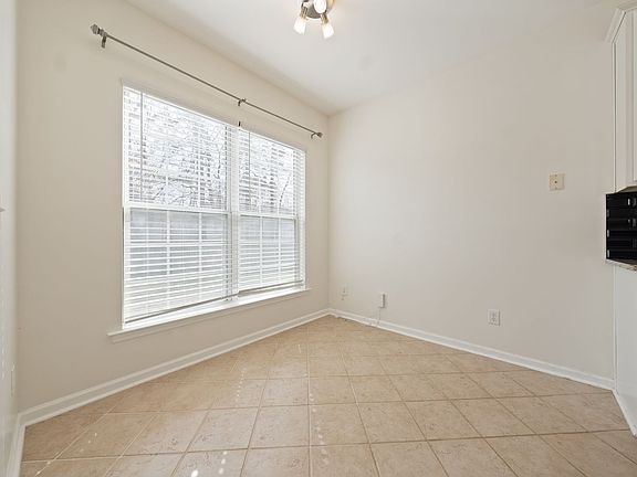 4th image of 23 Keswick Ct