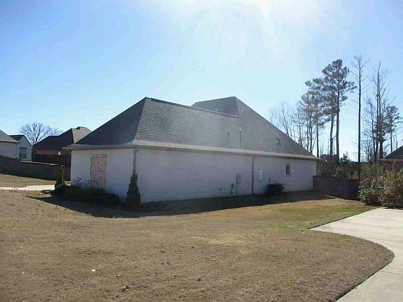 4th image of 123 Freeland Ln