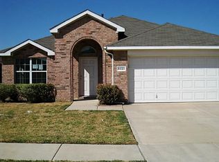 8123 Tierra Del Sol Rd, Arlington, TX 76002