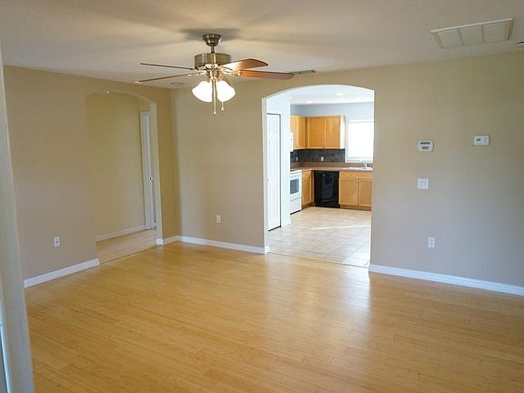 3rd image of 534 Eagle Ct