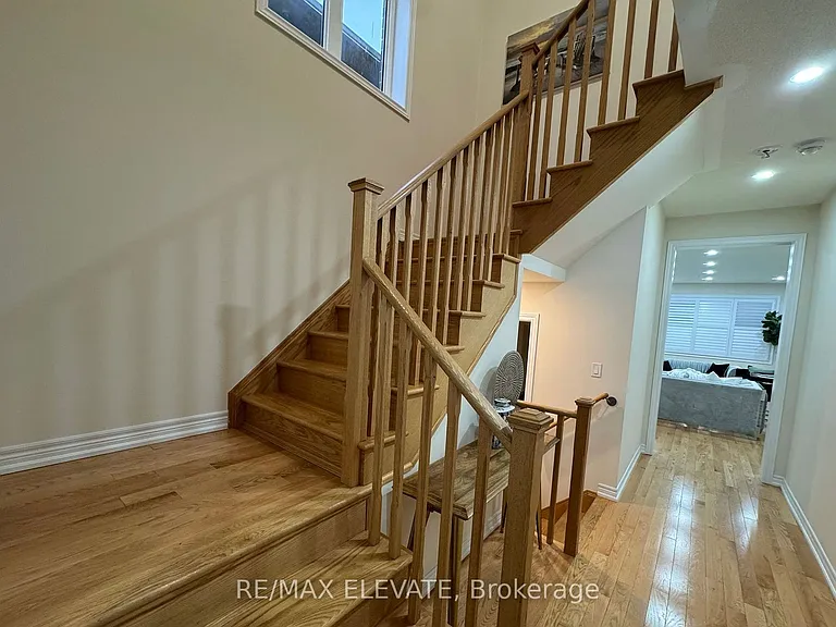 1187 Enchanted Cres — Photo 3