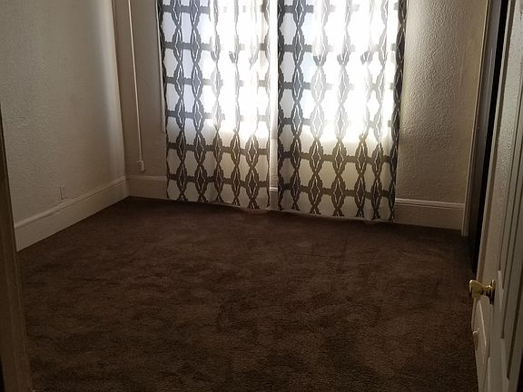 3rd image of 906 S California St