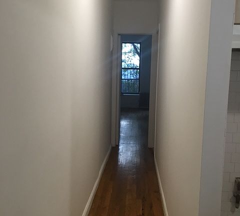 5th image of 527 E 6th St APT 1E