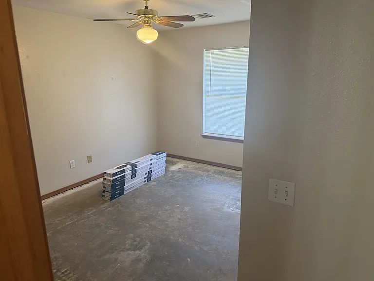 2424 N Keller Dr — Photo 13