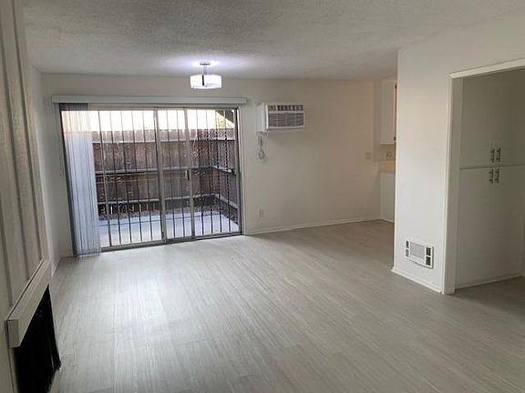 3rd image of 1810 Prosser Ave APT 2