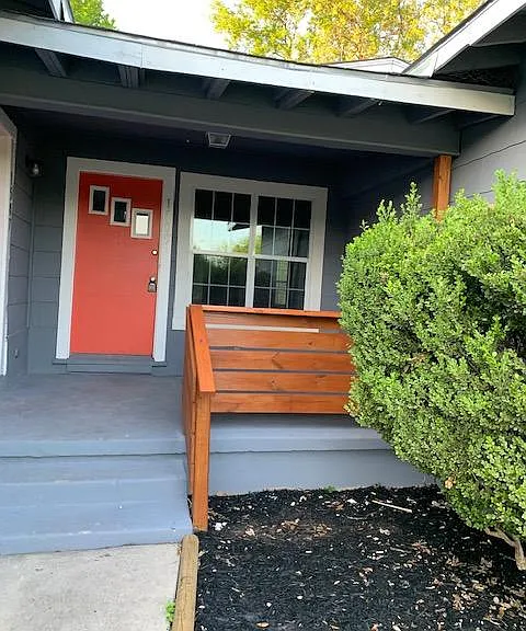 1505 Donaldson Ave — Photo 2