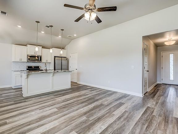 3rd image of 4323 W Country Club Dr