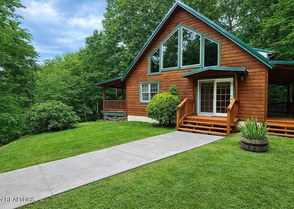1st image of 3587 Mountain Creek Way