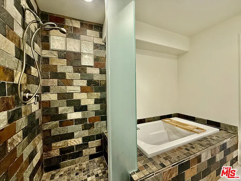 11946 Dorothy St #10 — Photo 6