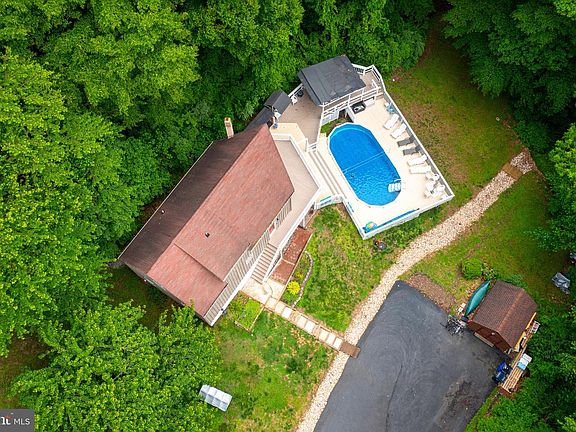 2nd image of 44 Algonquin Dr