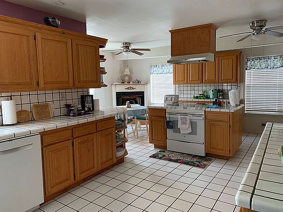 4th image of 1310 W Pecan St