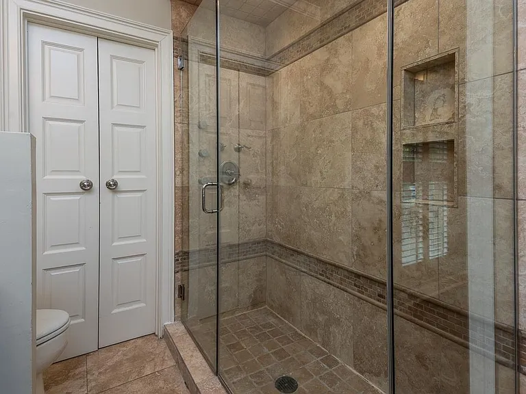 1060 Island Dr — Photo 9