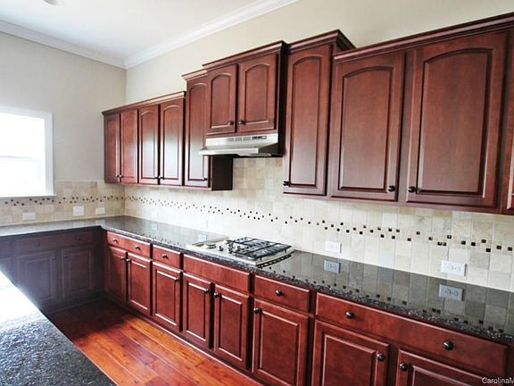 4th image of 154 Farm Knoll Ln #34