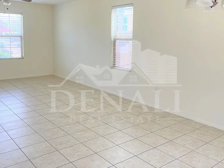 3557 E Erie St — Photo 2