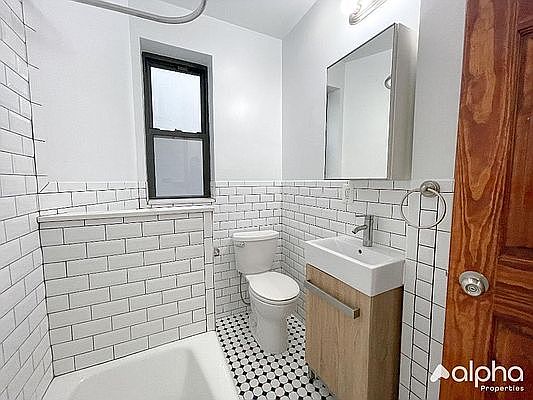 5th image of 169 E 101st St APT 22