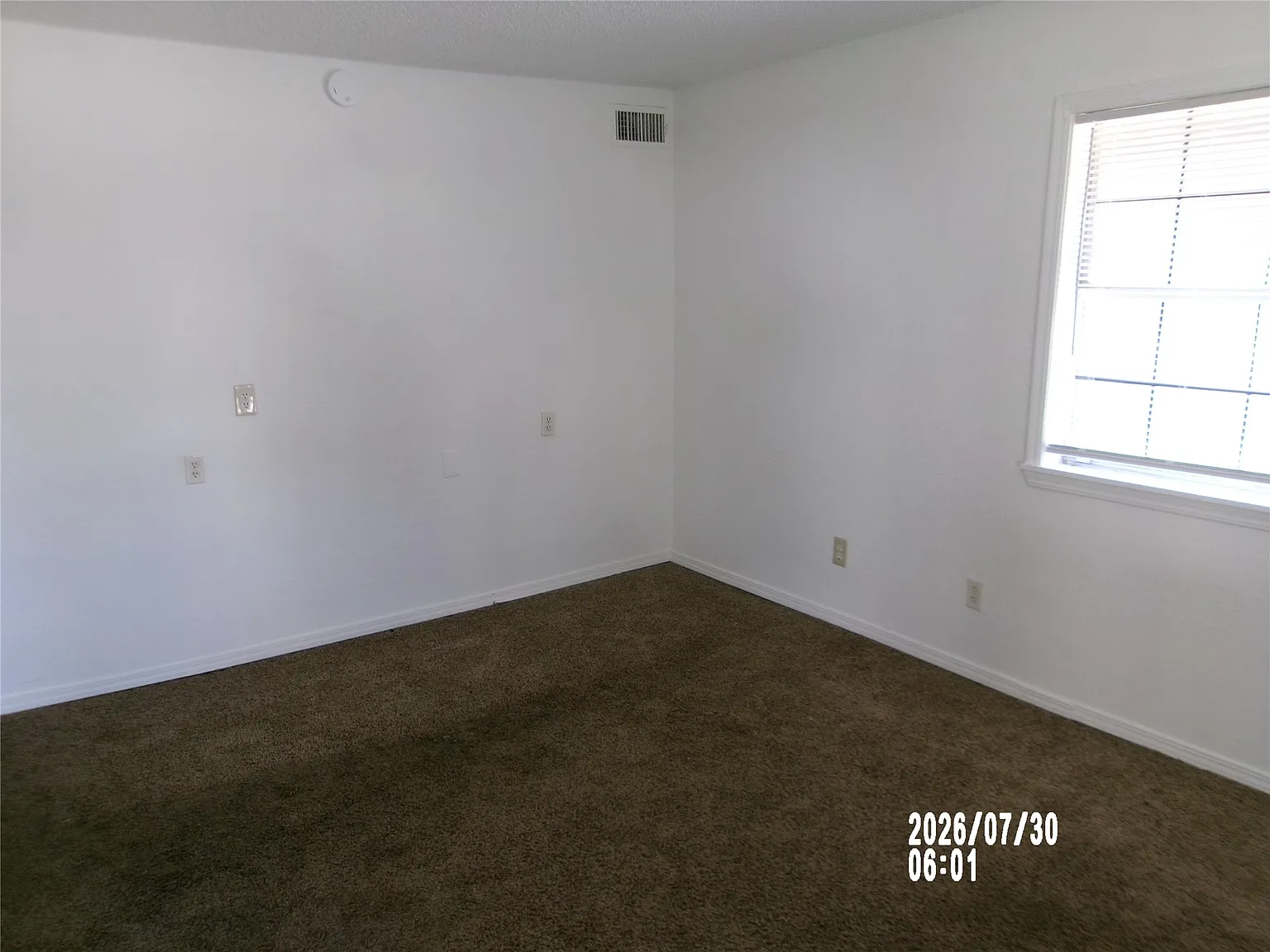 3 bed, 2.0 bath, 1134 sqft, $1,100 — Photo 2