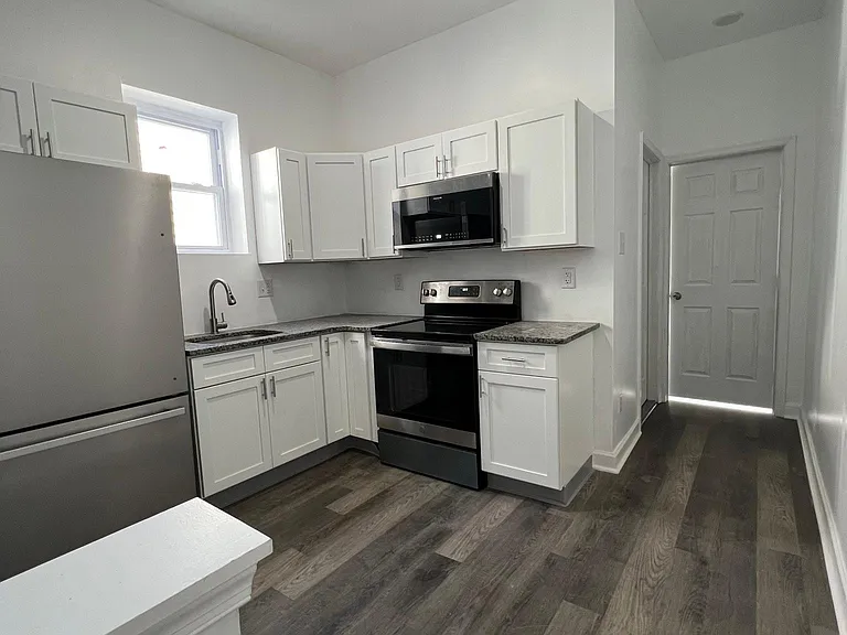 1225 N 54th St #2 — Photo 1