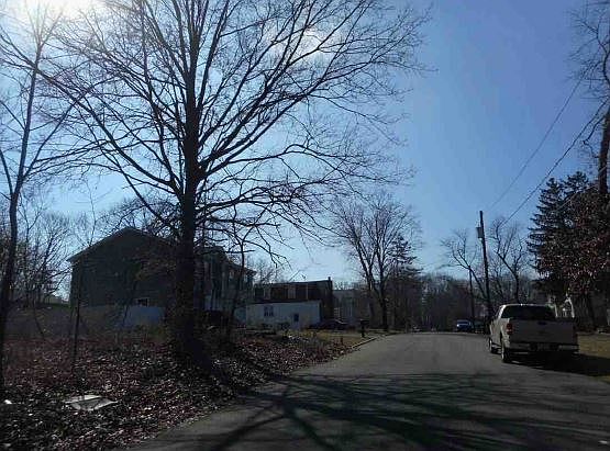 2nd image of 260 Lenox Pl