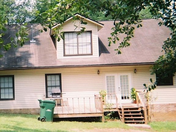 4th image of 2944 Caledonia St
