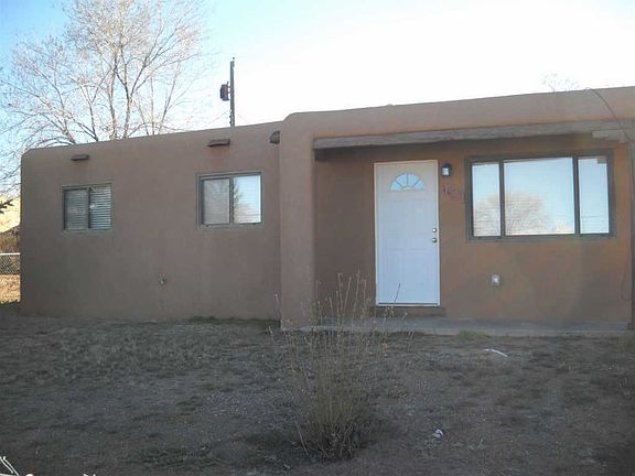 2nd image of 1009 Avenida De Las Campanas