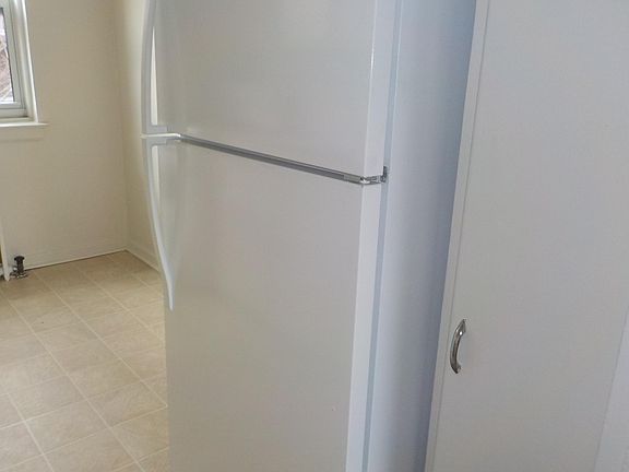 5th image of 7418 260th St Floor 1