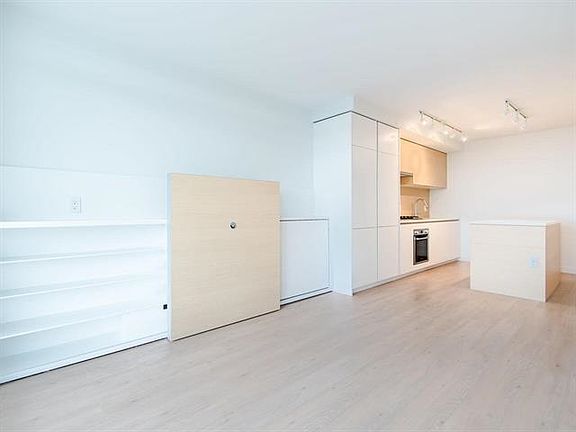 5th image of 652 Whiting Way #2003