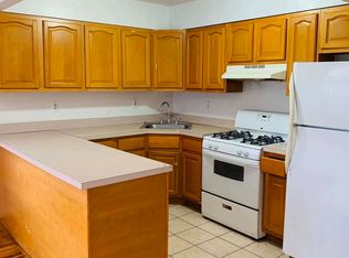 26-01 2nd St #2, Astoria, NY 11102