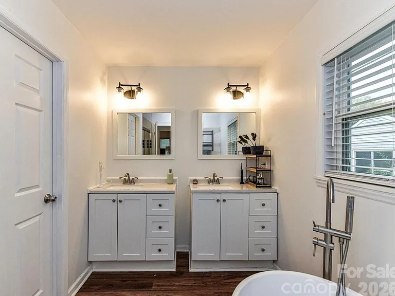 1240 Skyview Rd — Photo 11