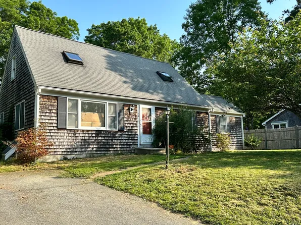 24 Rainbow Avenue, East Falmouth, MA 02536