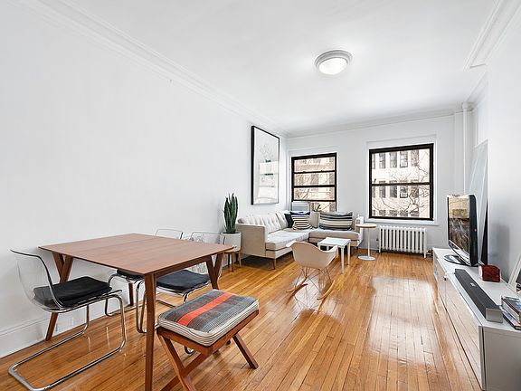 4th image of 30 W 71st St APT 3AB