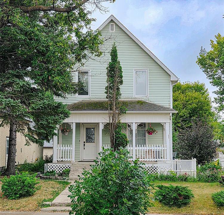 1st image of 269 6th AVENUE E