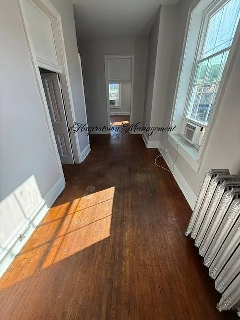 3 Potomac — Photo 2