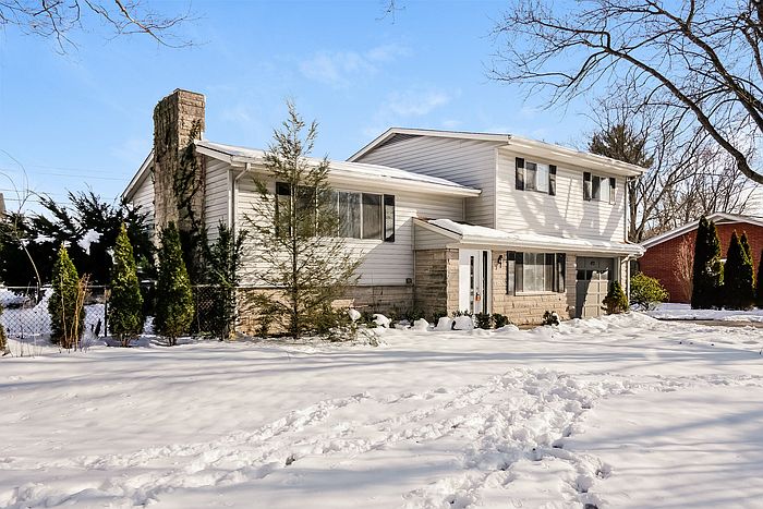 1st image of 472 Tailholt Ln