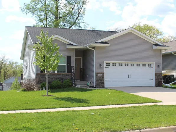 2033 Mackinaw Dr, Iowa City, IA 52245