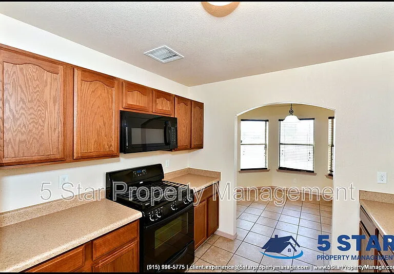 11613 Ochre Bluff Ln — Photo 18