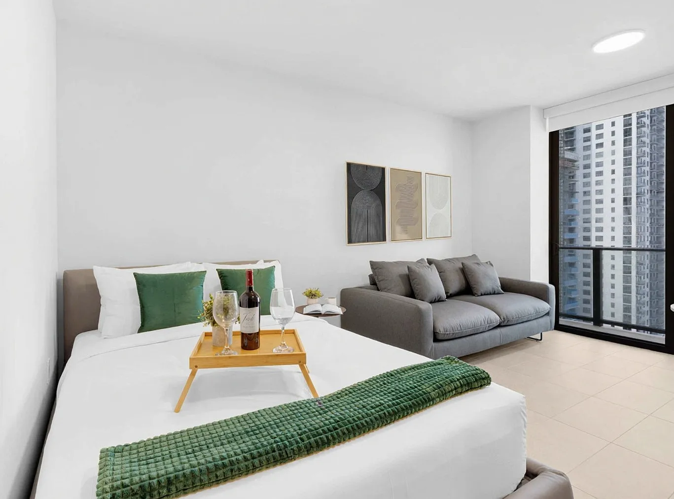 Studio, 1.0 bath, 430 sqft, $3,834 — Photo 3